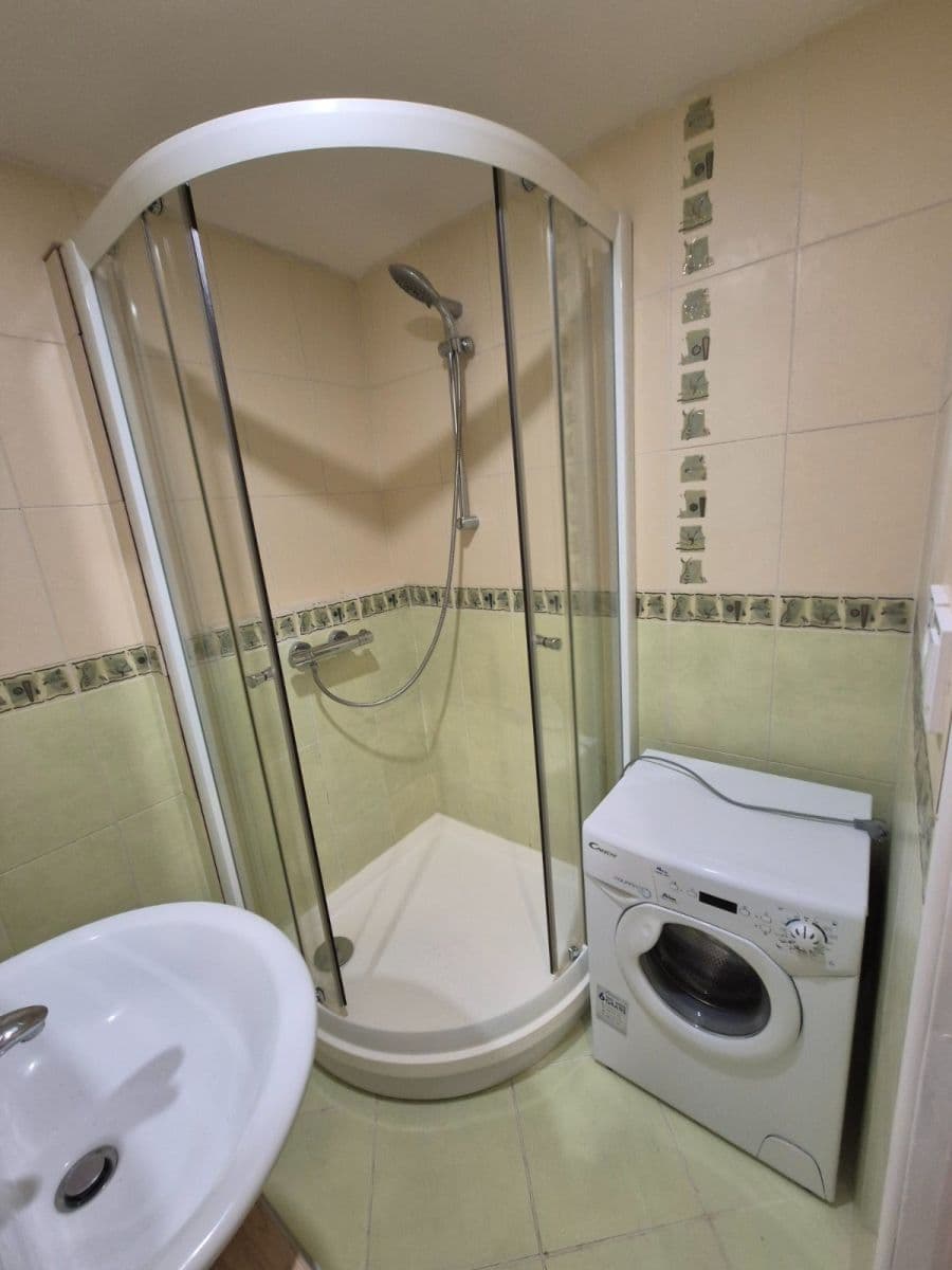 Pronájem bytu 3+1 70 m², Poznaňská, Brno, Jihomoravský kraj Pronájem bytu 3+1 70 m², Poznaňská, Brno, Jihomoravský kraj