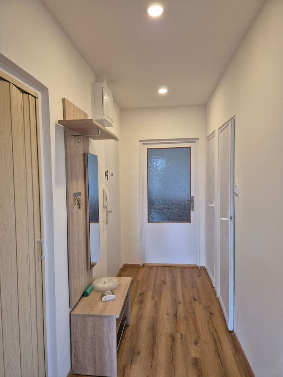 Pronájem bytu 3+1 70 m², Poznaňská, Brno, Jihomoravský kraj Pronájem bytu 3+1 70 m², Poznaňská, Brno, Jihomoravský kraj