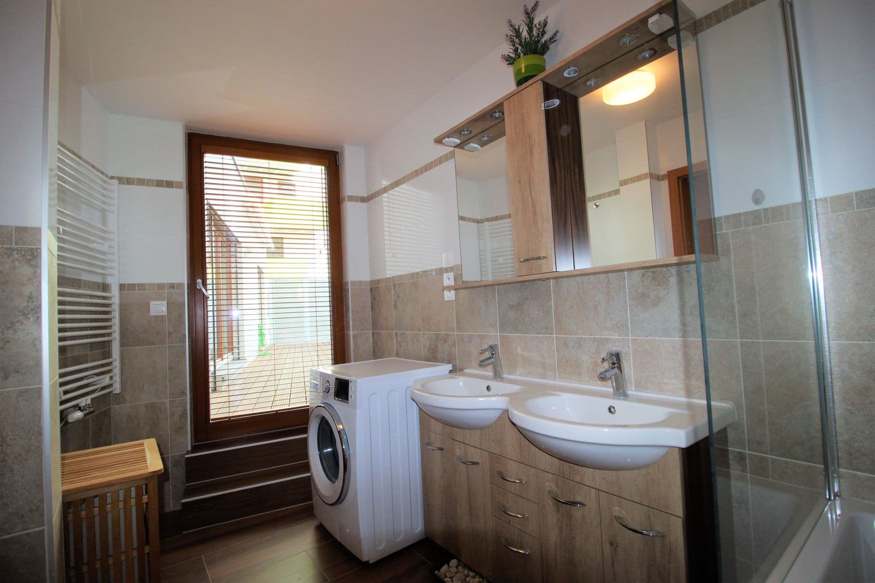 Pronájem bytu 5+kk 150 m², U Hranic, Praha, Praha Pronájem bytu 5+kk 150 m², U Hranic, Praha, Praha