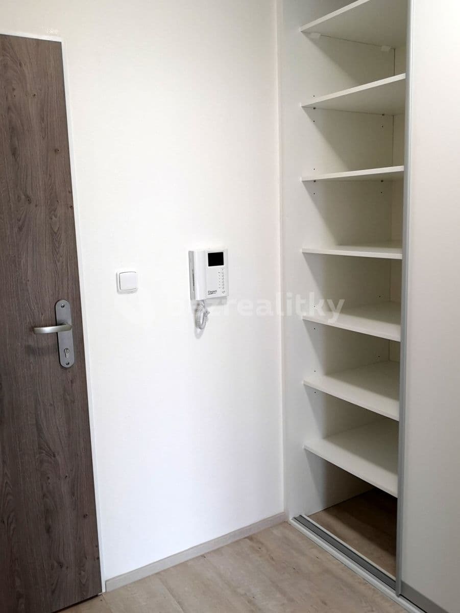 Pronájem bytu 1+kk 38 m², Kadečkové, Praha, Praha Pronájem bytu 1+kk 38 m², Kadečkové, Praha, Praha