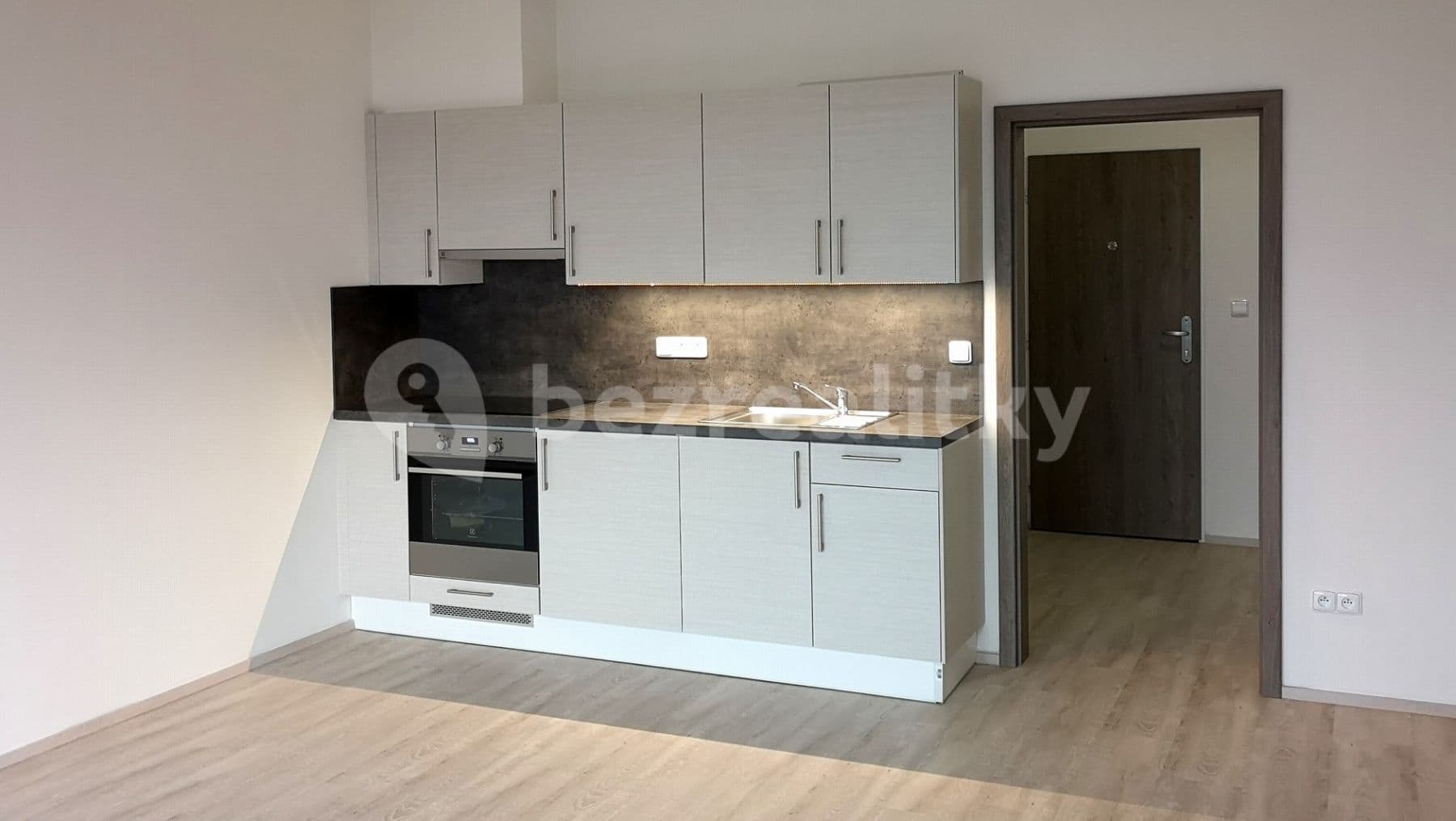 Pronájem bytu 1+kk 38 m², Kadečkové, Praha, Praha Pronájem bytu 1+kk 38 m², Kadečkové, Praha, Praha