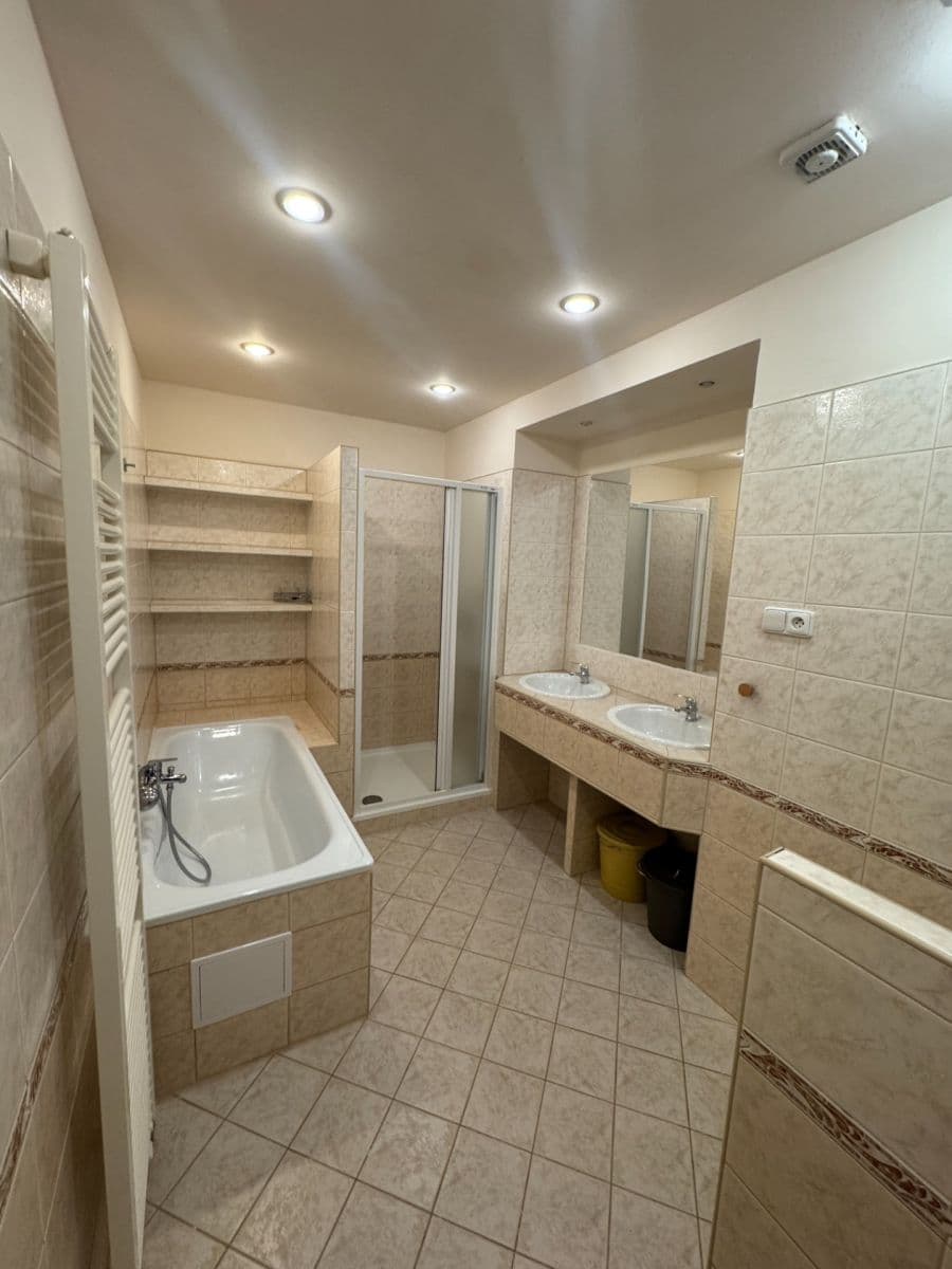 Pronájem bytu 2+1 89 m², Balbínova, Praha, Praha Pronájem bytu 2+1 89 m², Balbínova, Praha, Praha