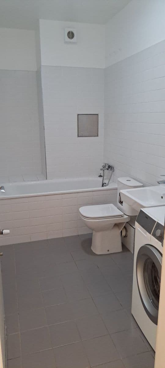 Pronájem bytu 1+kk 33 m², Českobratrská, Praha, Praha Pronájem bytu 1+kk 33 m², Českobratrská, Praha, Praha