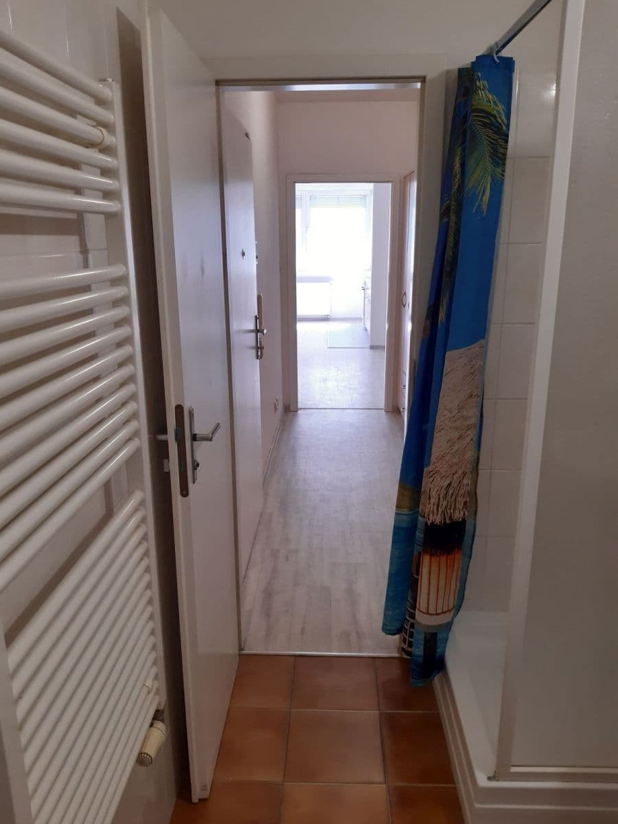 Pronájem bytu 1+kk 35 m², nábřeží Závodu míru, Pardubice, Pardubický kraj Pronájem bytu 1+kk 35 m², nábřeží Závodu míru, Pardubice, Pardubický kraj