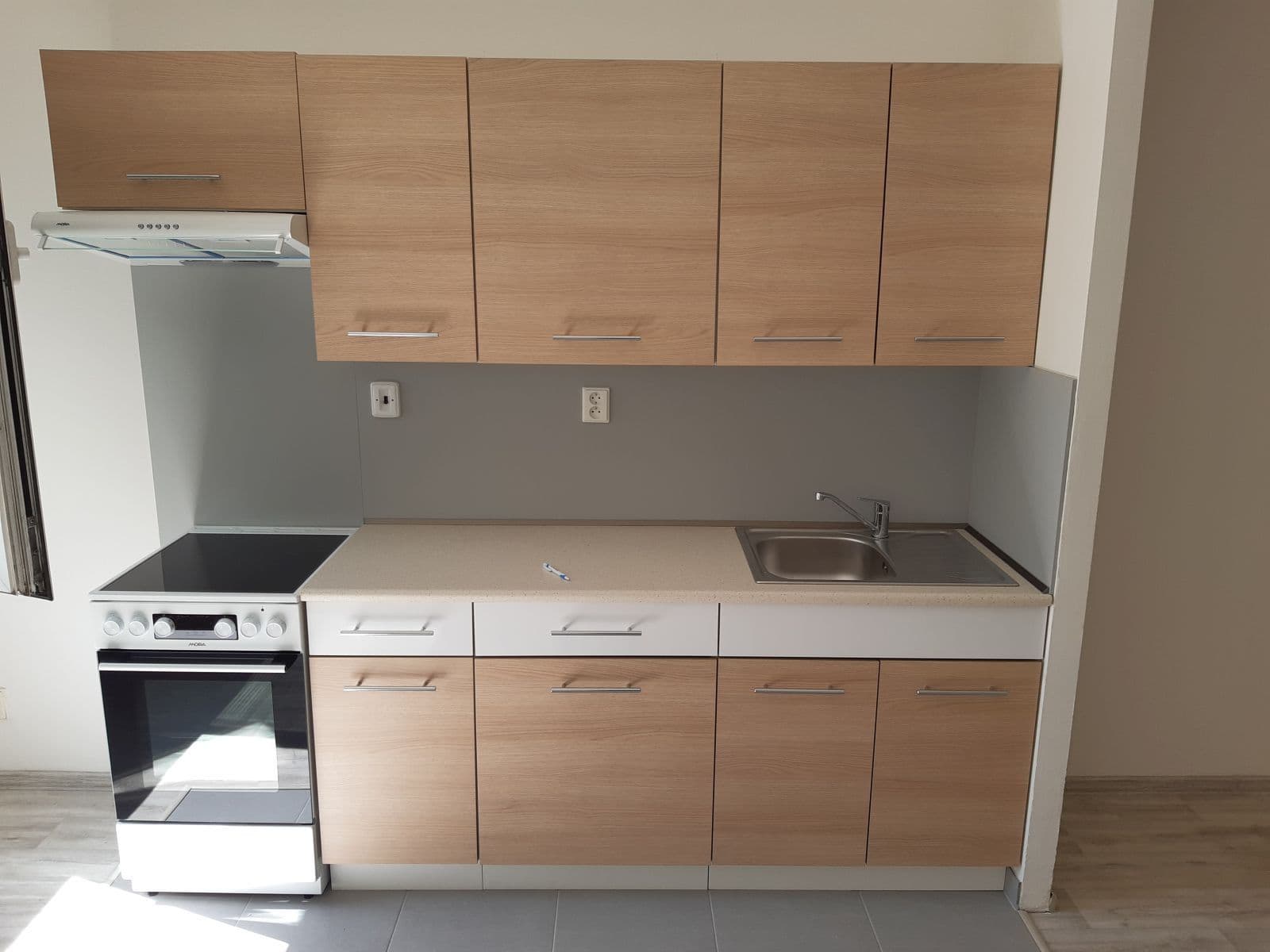 Pronájem bytu 1+kk 35 m², nábřeží Závodu míru, Pardubice, Pardubický kraj Pronájem bytu 1+kk 35 m², nábřeží Závodu míru, Pardubice, Pardubický kraj