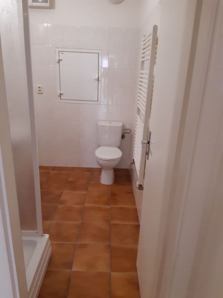 Pronájem bytu 1+kk 35 m², nábřeží Závodu míru, Pardubice, Pardubický kraj Pronájem bytu 1+kk 35 m², nábřeží Závodu míru, Pardubice, Pardubický kraj