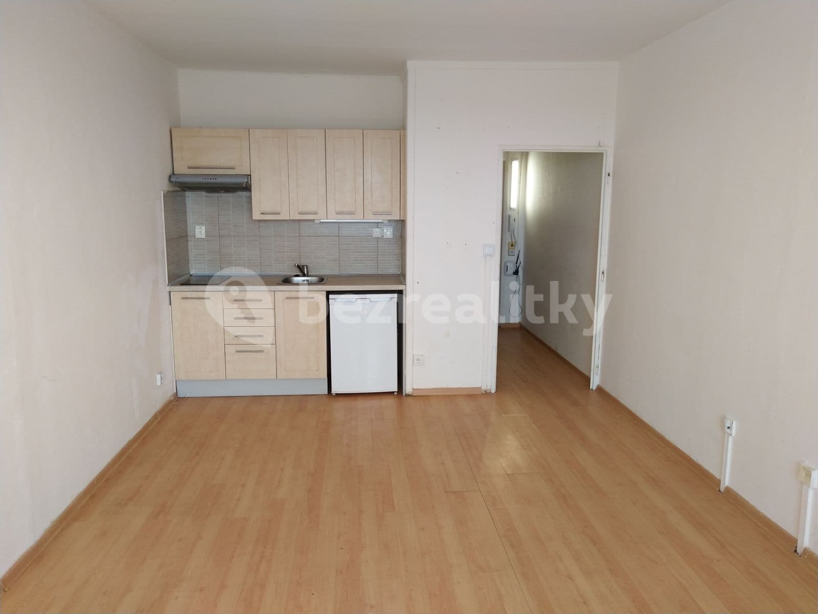 Pronájem bytu Garsoniéra 30 m², třída Edvarda Beneše, Hradec Králové, Královéhradecký kraj Pronájem bytu Garsoniéra 30 m², třída Edvarda Beneše, Hradec Králové, Královéhradecký kraj