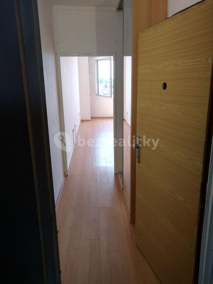 Pronájem bytu Garsoniéra 30 m², třída Edvarda Beneše, Hradec Králové, Královéhradecký kraj Pronájem bytu Garsoniéra 30 m², třída Edvarda Beneše, Hradec Králové, Královéhradecký kraj