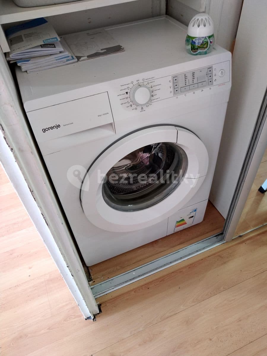 Pronájem bytu Garsoniéra 30 m², třída Edvarda Beneše, Hradec Králové, Královéhradecký kraj Pronájem bytu Garsoniéra 30 m², třída Edvarda Beneše, Hradec Králové, Královéhradecký kraj