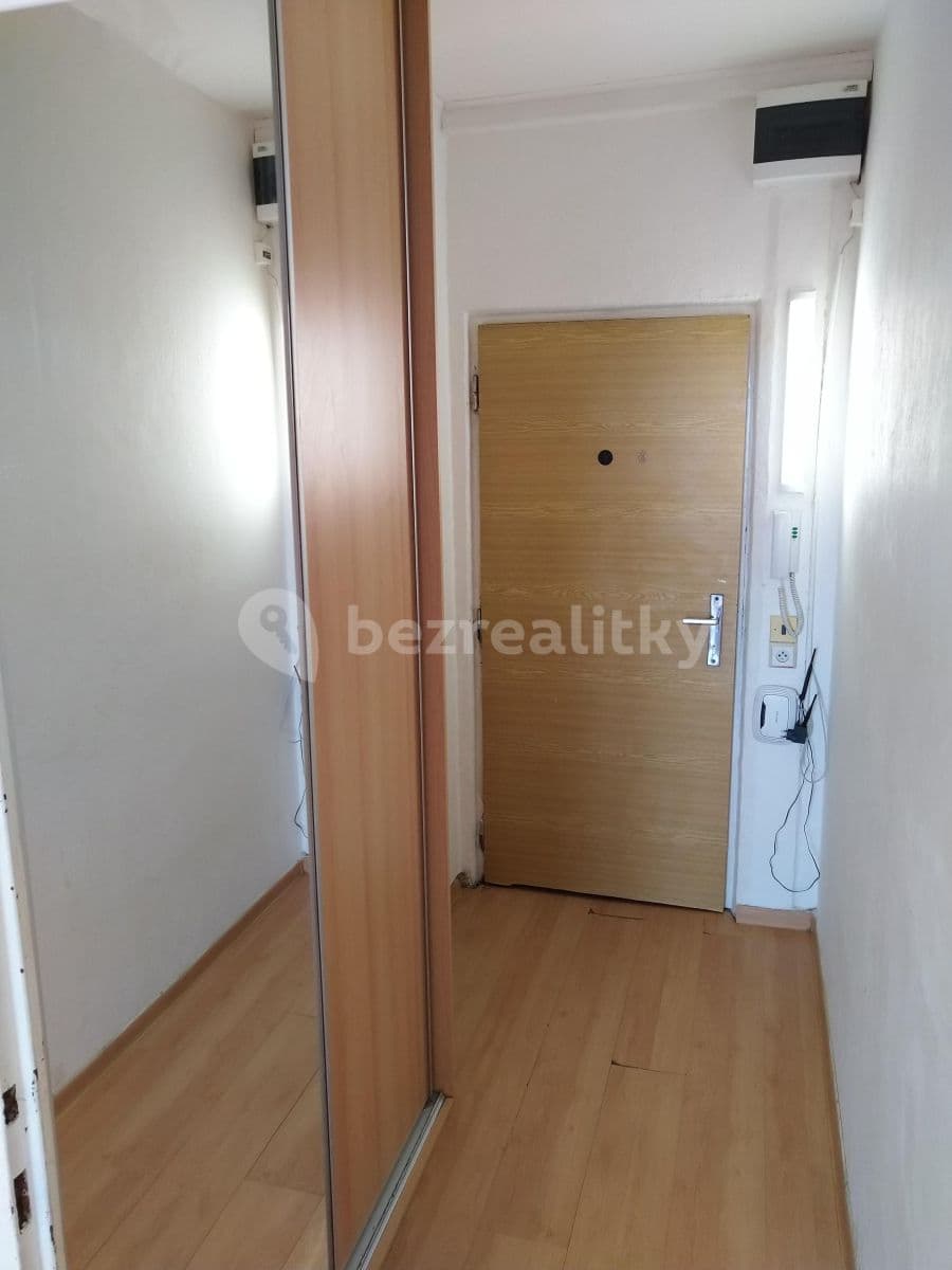 Pronájem bytu Garsoniéra 30 m², třída Edvarda Beneše, Hradec Králové, Královéhradecký kraj Pronájem bytu Garsoniéra 30 m², třída Edvarda Beneše, Hradec Králové, Královéhradecký kraj