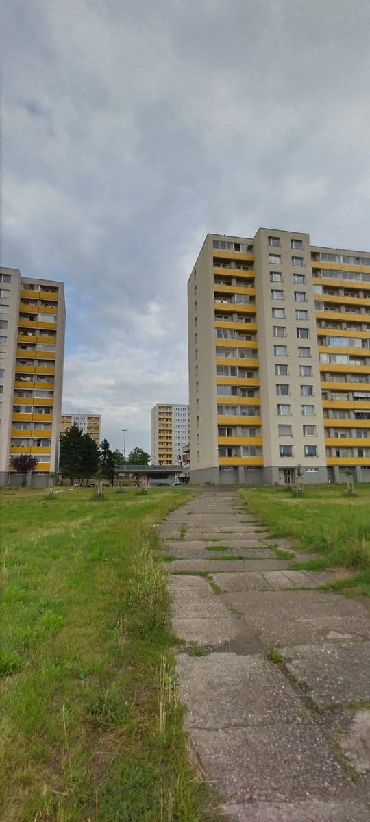 Pronájem bytu Garsoniéra 30 m², třída Edvarda Beneše, Hradec Králové, Královéhradecký kraj Pronájem bytu Garsoniéra 30 m², třída Edvarda Beneše, Hradec Králové, Královéhradecký kraj