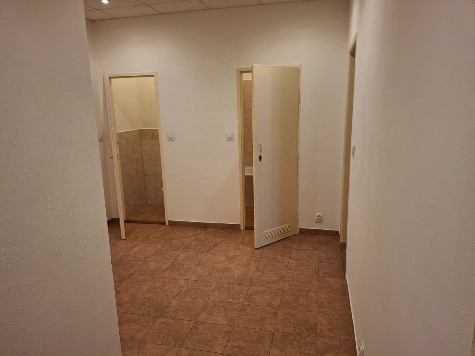 Pronájem bytu 2+1 74 m², Nad Šutkou, Praha, Praha Pronájem bytu 2+1 74 m², Nad Šutkou, Praha, Praha
