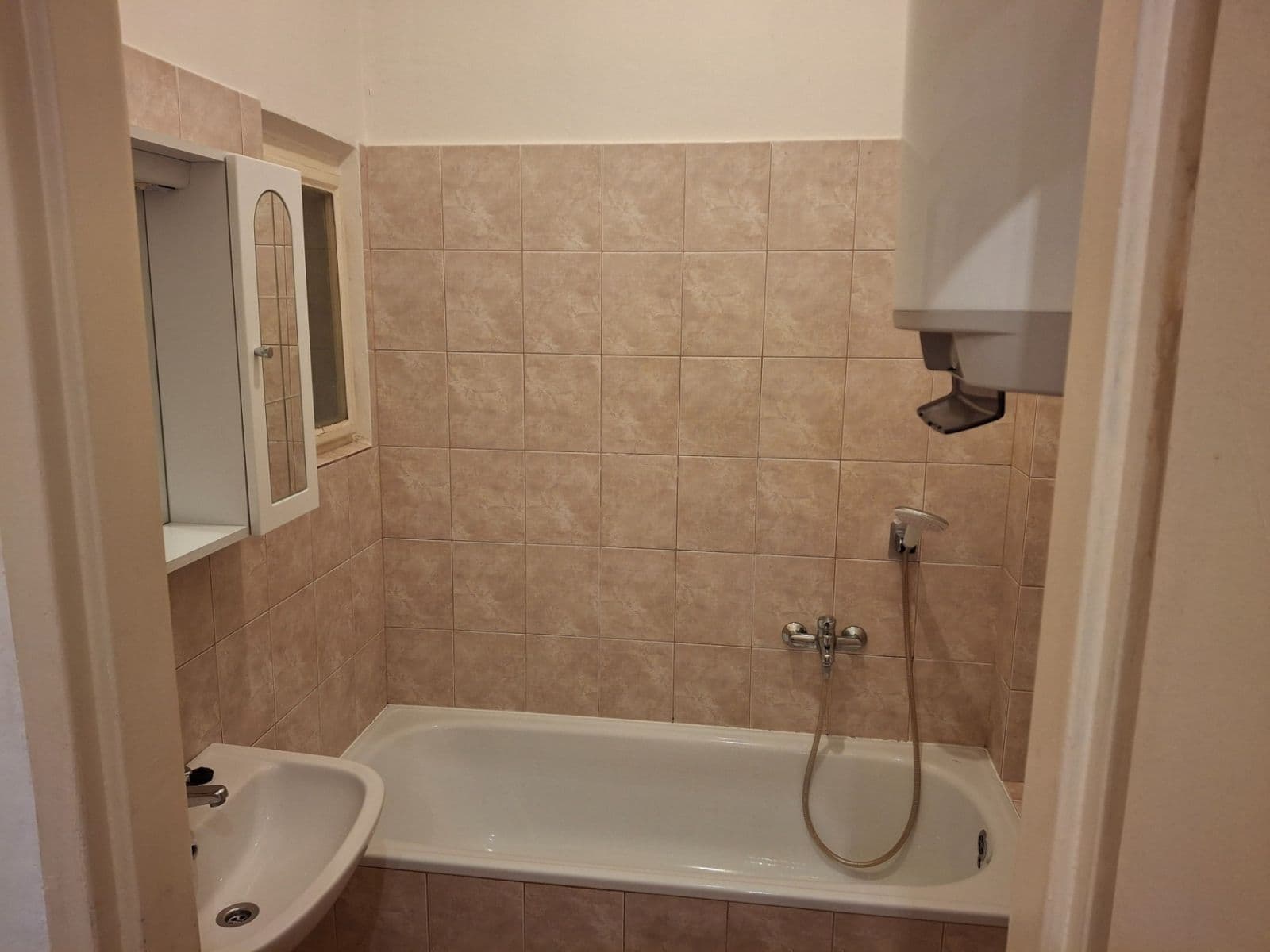 Pronájem bytu 2+1 74 m², Nad Šutkou, Praha, Praha Pronájem bytu 2+1 74 m², Nad Šutkou, Praha, Praha