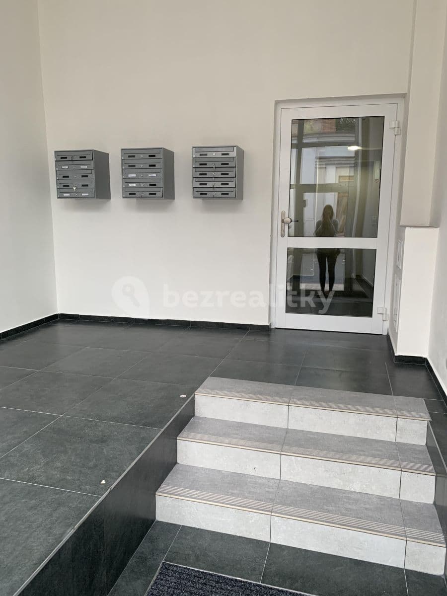Pronájem bytu 2+kk 62 m², Vašatova, Kladno, Středočeský kraj Pronájem bytu 2+kk 62 m², Vašatova, Kladno, Středočeský kraj
