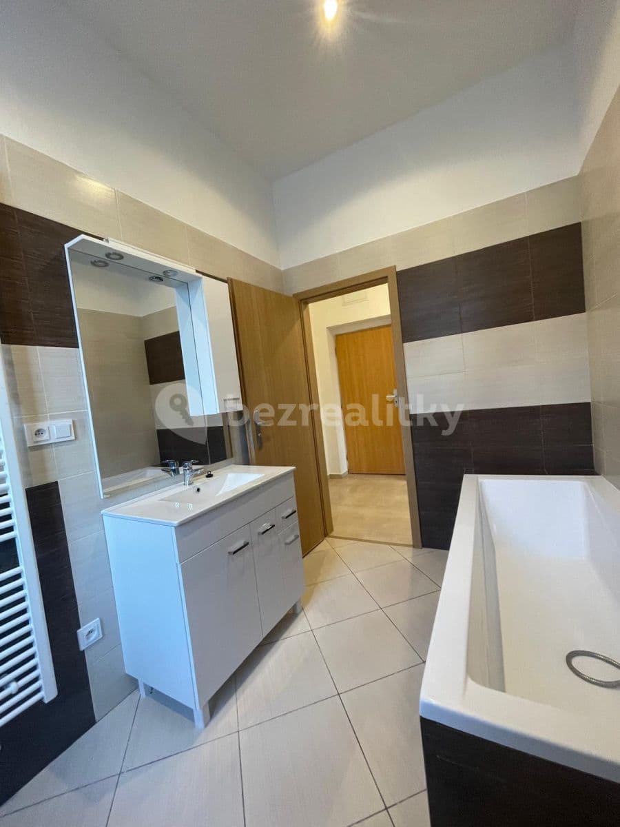 Pronájem bytu 2+kk 62 m², Vašatova, Kladno, Středočeský kraj Pronájem bytu 2+kk 62 m², Vašatova, Kladno, Středočeský kraj