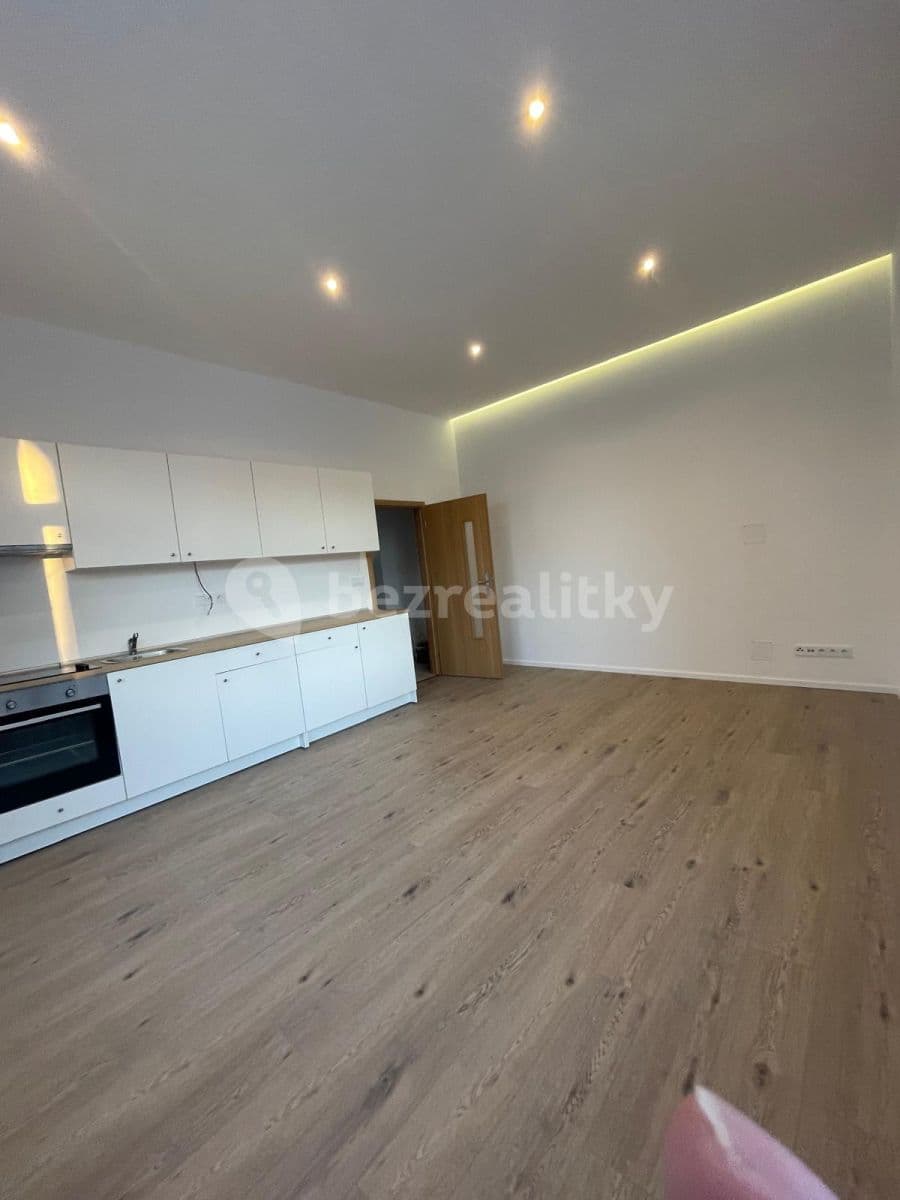 Pronájem bytu 2+kk 62 m², Vašatova, Kladno, Středočeský kraj Pronájem bytu 2+kk 62 m², Vašatova, Kladno, Středočeský kraj