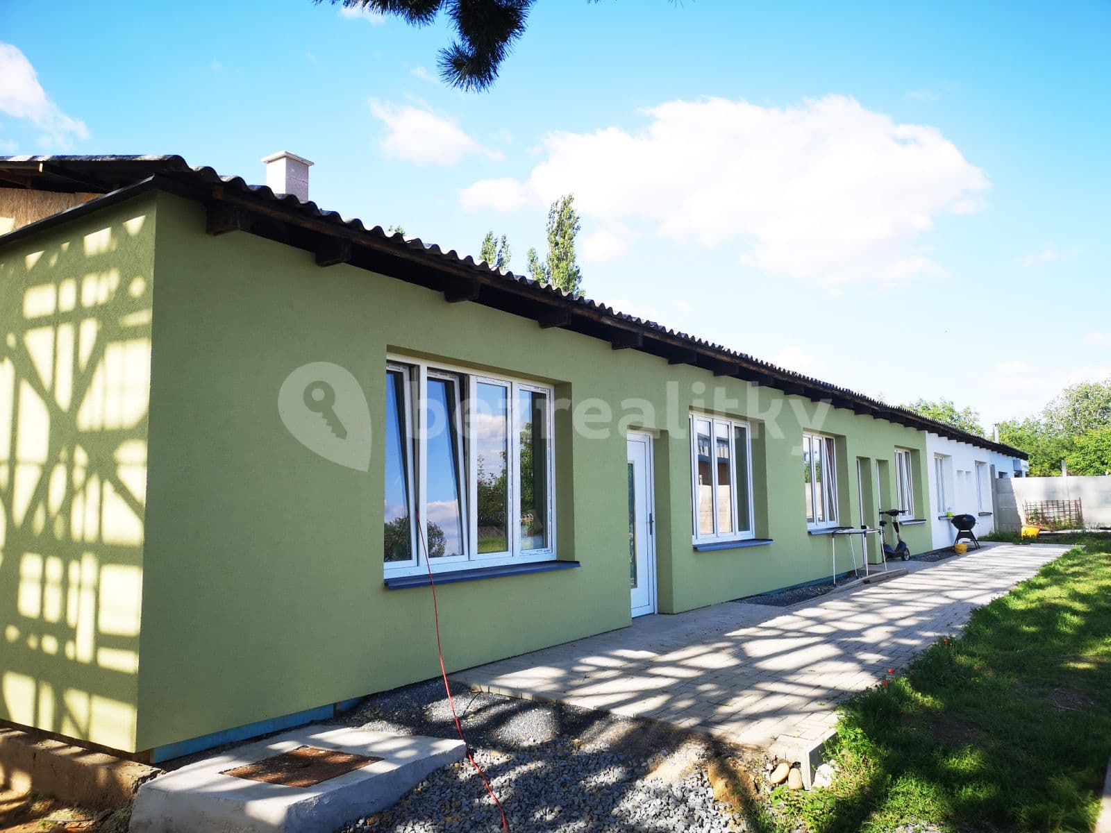 Pronájem bytu 1+kk 30 m², Dolní Kasárna, Klecany, Středočeský kraj Pronájem bytu 1+kk 30 m², Dolní Kasárna, Klecany, Středočeský kraj