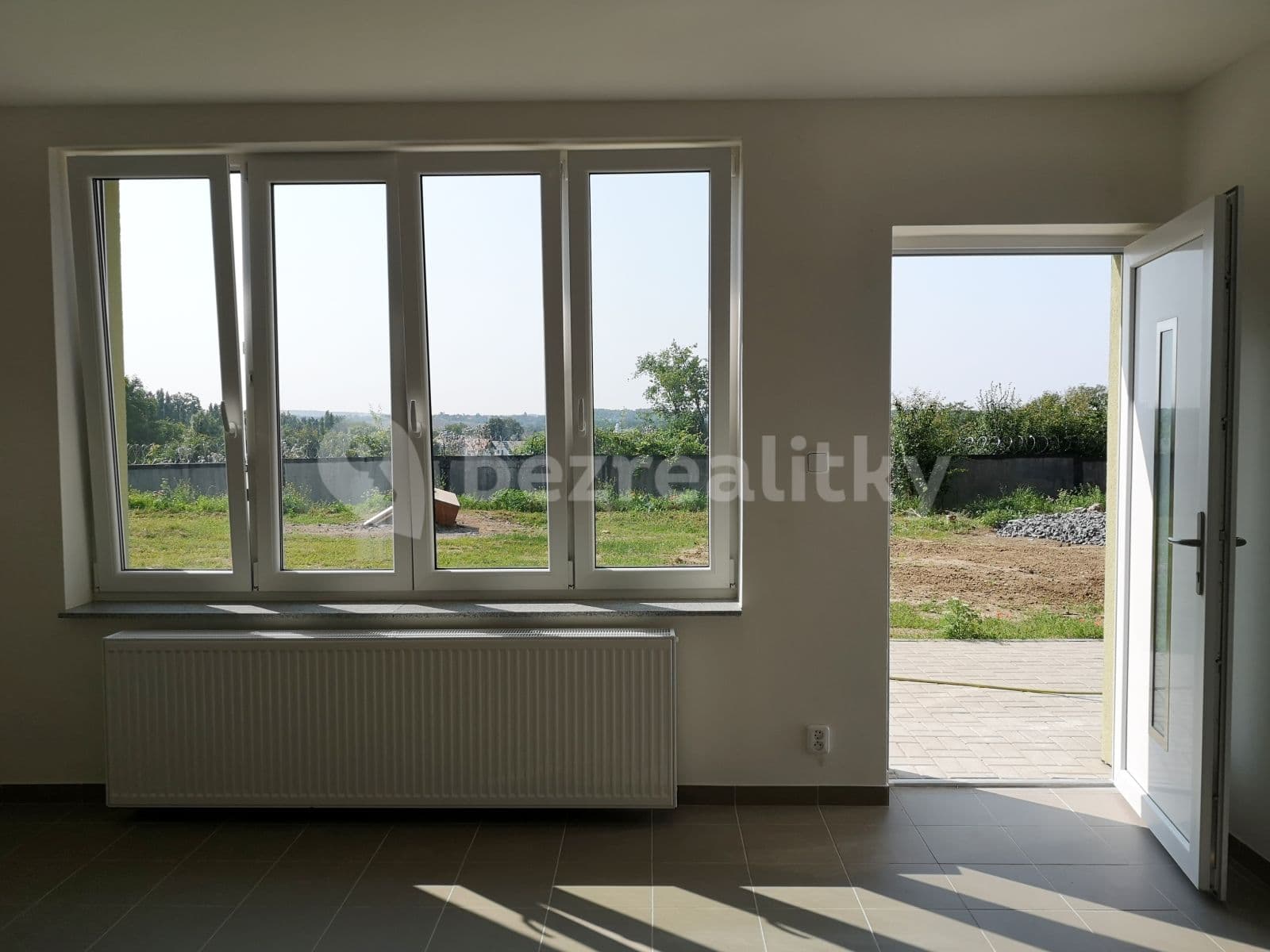 Pronájem bytu 1+kk 30 m², Dolní Kasárna, Klecany, Středočeský kraj Pronájem bytu 1+kk 30 m², Dolní Kasárna, Klecany, Středočeský kraj