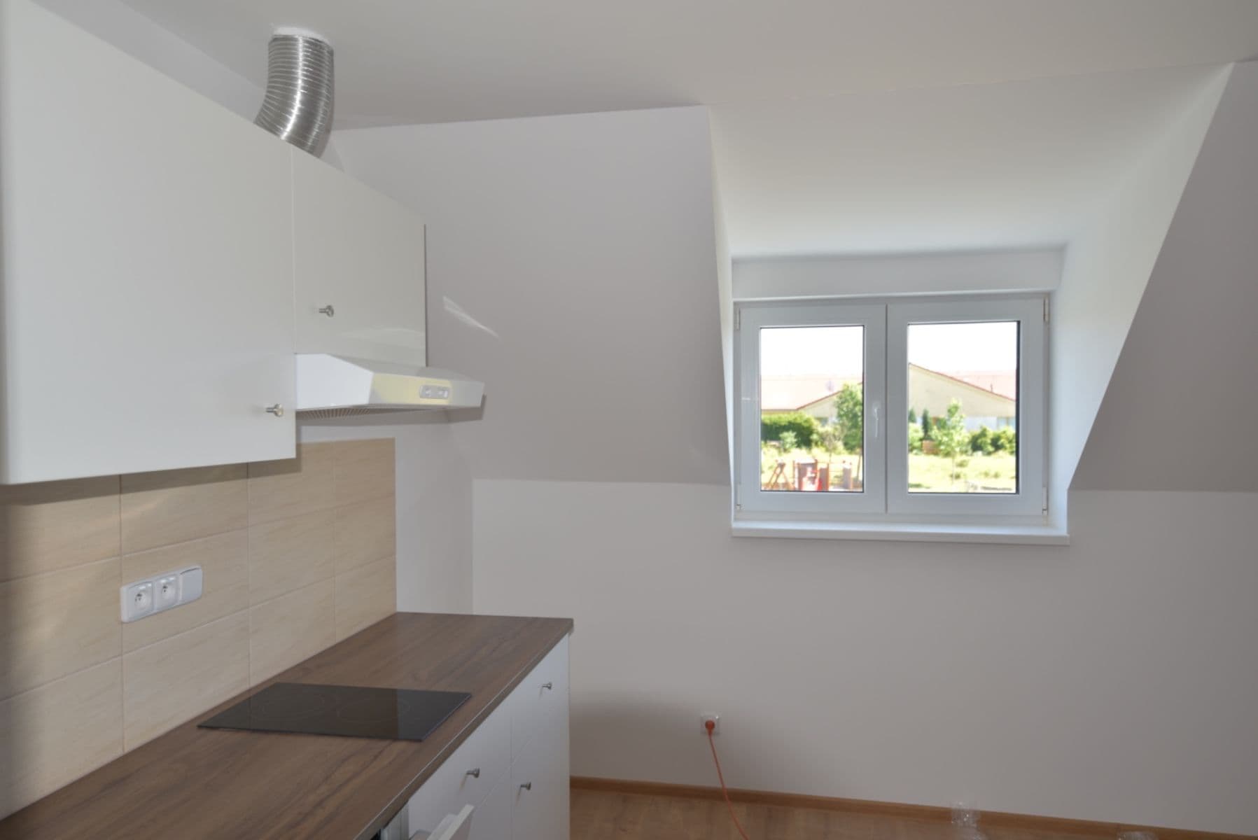 Pronájem bytu Garsoniéra 22 m², Sukova, Velké Přílepy, Středočeský kraj Pronájem bytu Garsoniéra 22 m², Sukova, Velké Přílepy, Středočeský kraj