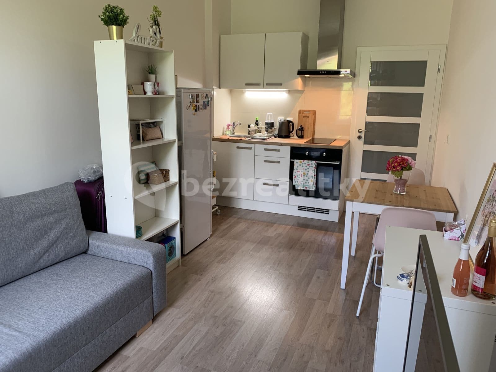 Pronájem bytu 2+kk 45 m², Mojmírova, Praha, Praha Pronájem bytu 2+kk 45 m², Mojmírova, Praha, Praha