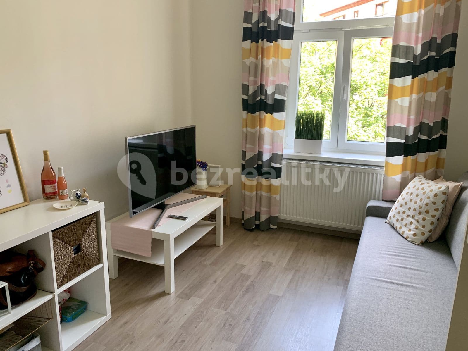 Pronájem bytu 2+kk 45 m², Mojmírova, Praha, Praha Pronájem bytu 2+kk 45 m², Mojmírova, Praha, Praha