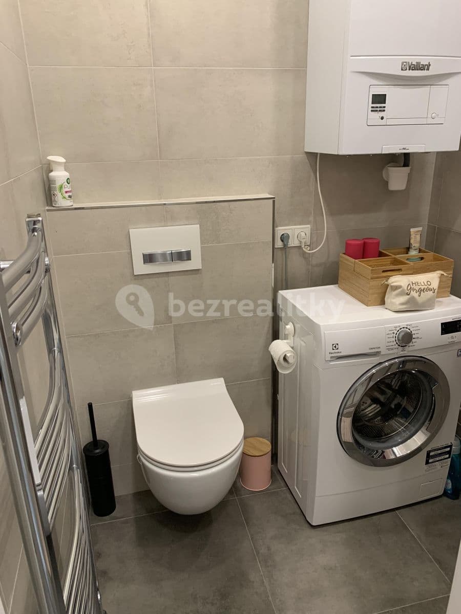 Pronájem bytu 2+kk 45 m², Mojmírova, Praha, Praha Pronájem bytu 2+kk 45 m², Mojmírova, Praha, Praha