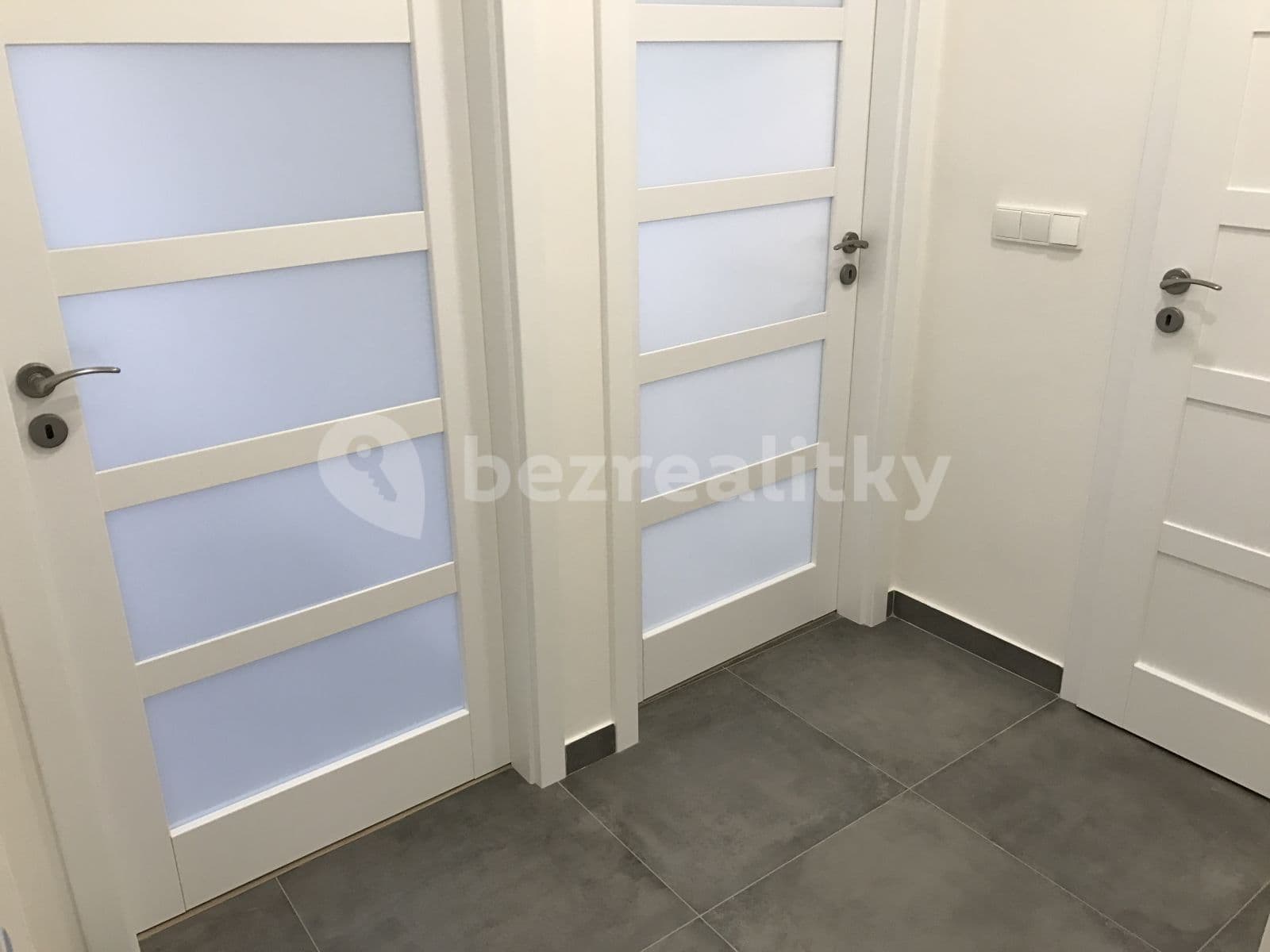 Pronájem bytu 2+kk 45 m², Mojmírova, Praha, Praha Pronájem bytu 2+kk 45 m², Mojmírova, Praha, Praha