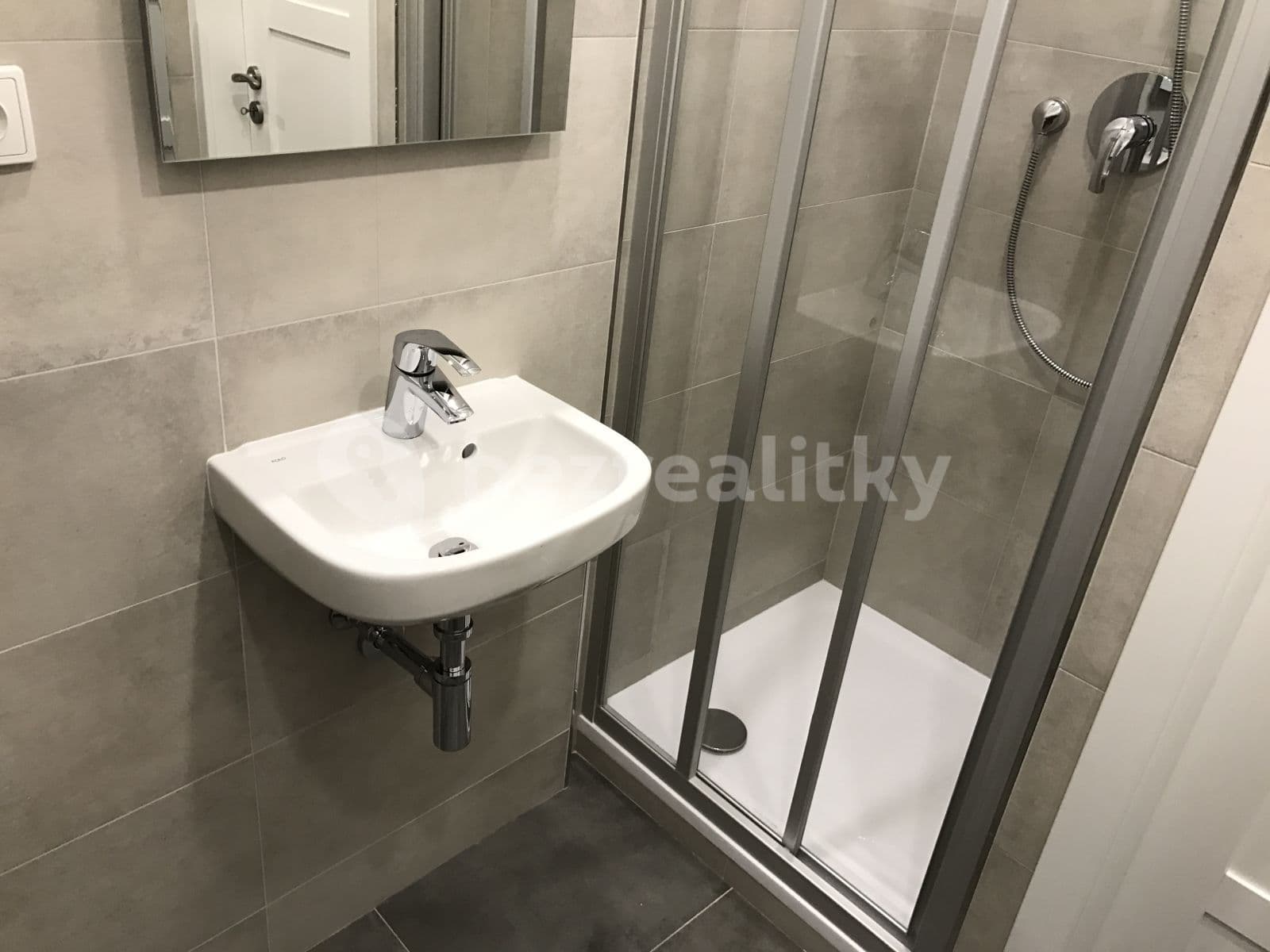 Pronájem bytu 2+kk 45 m², Mojmírova, Praha, Praha Pronájem bytu 2+kk 45 m², Mojmírova, Praha, Praha