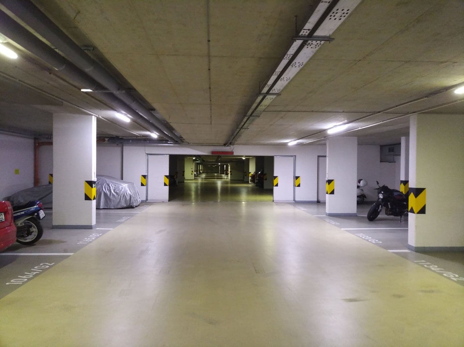 Pronájem garáže 12 m², Poděbradská, Praha, Praha Pronájem garáže 12 m², Poděbradská, Praha, Praha