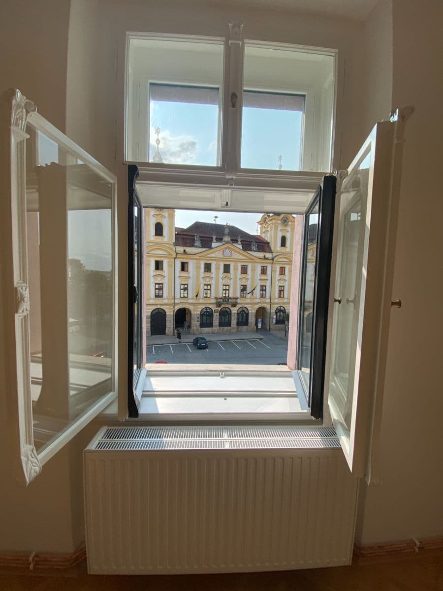 Pronájem bytu 3+1 100 m², Velké náměstí, Písek, Jihočeský kraj Pronájem bytu 3+1 100 m², Velké náměstí, Písek, Jihočeský kraj