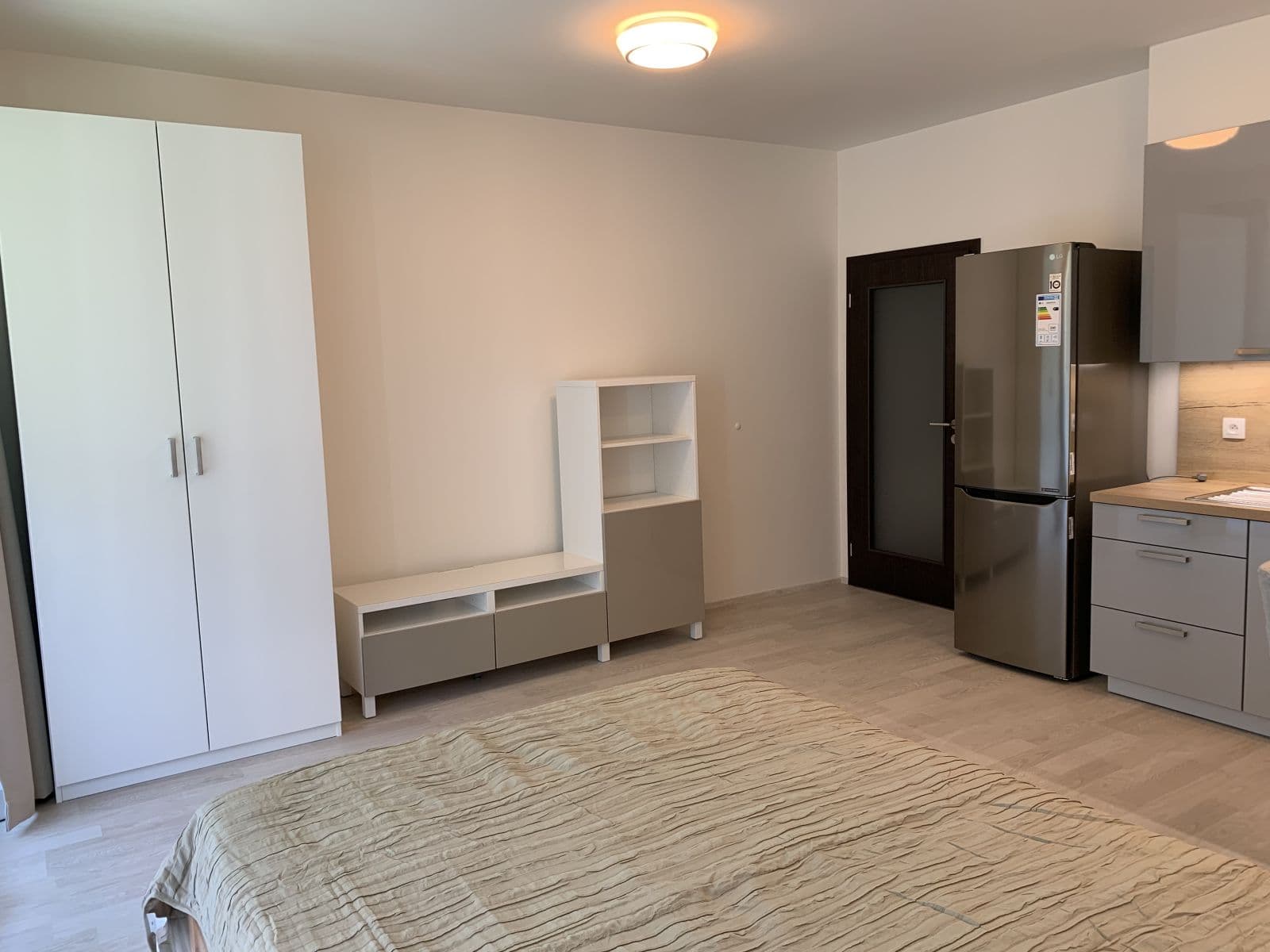 Pronájem bytu 1+kk 40 m², U Mlýnského kanálu, Praha, Praha Pronájem bytu 1+kk 40 m², U Mlýnského kanálu, Praha, Praha