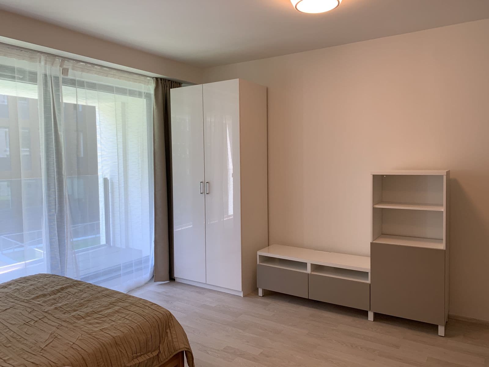 Pronájem bytu 1+kk 40 m², U Mlýnského kanálu, Praha, Praha Pronájem bytu 1+kk 40 m², U Mlýnského kanálu, Praha, Praha