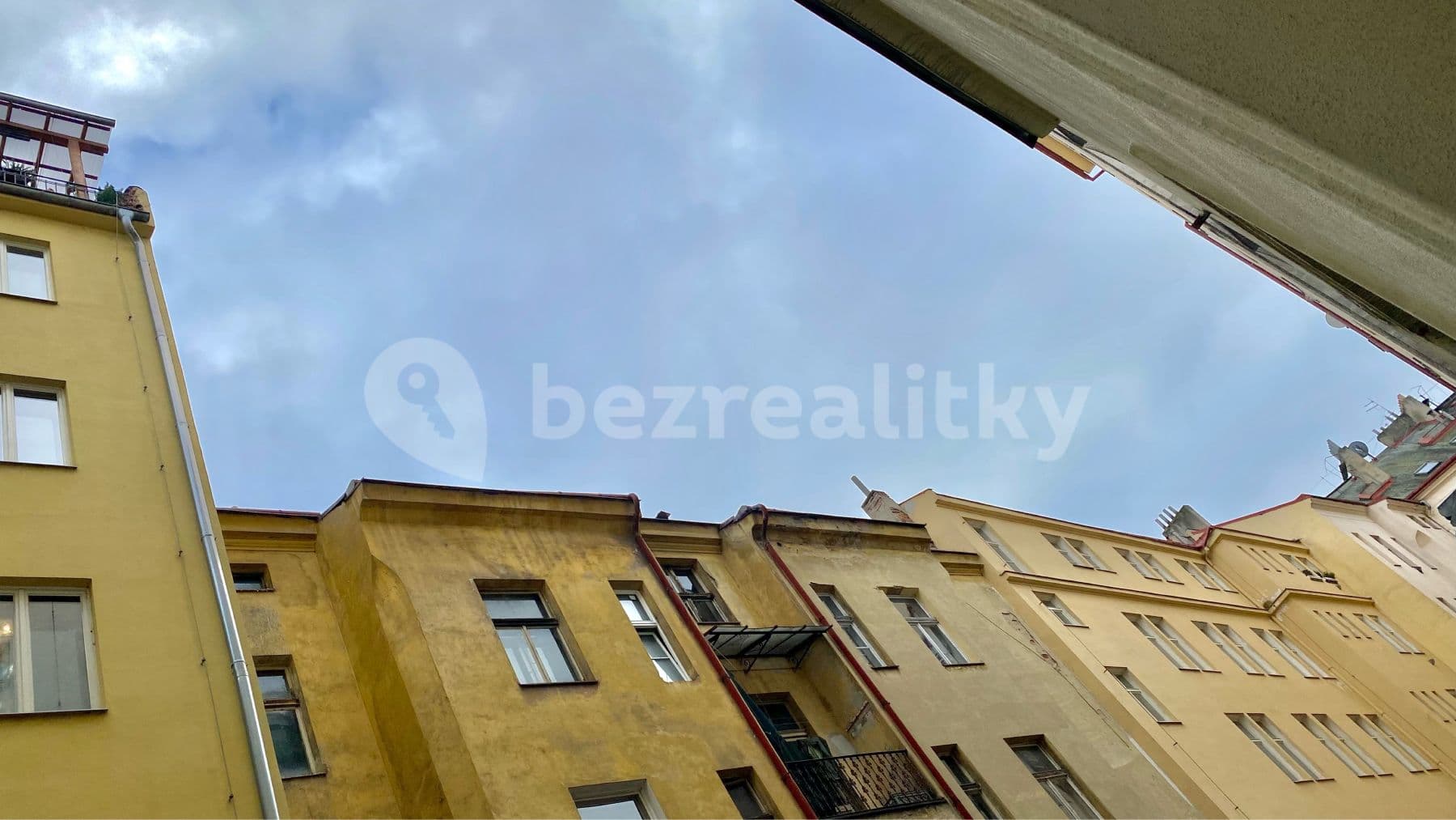 Pronájem bytu 1+kk 20 m², Plavecká, Praha, Praha Pronájem bytu 1+kk 20 m², Plavecká, Praha, Praha