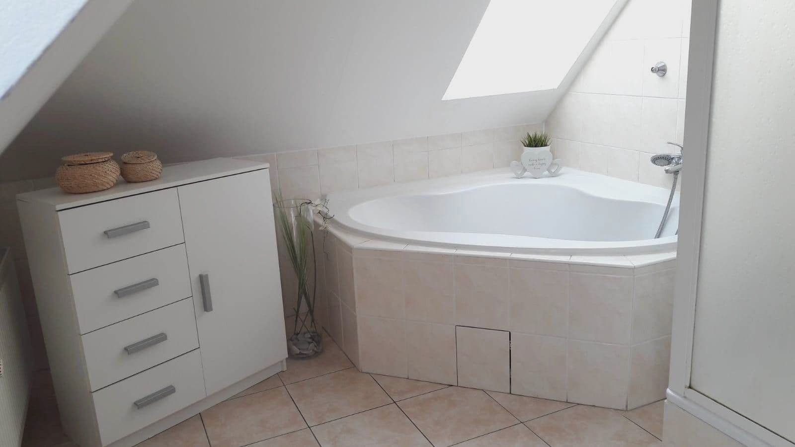 Pronájem bytu 3+1 80 m², Na Okrouhlíku, Praha, Praha Pronájem bytu 3+1 80 m², Na Okrouhlíku, Praha, Praha