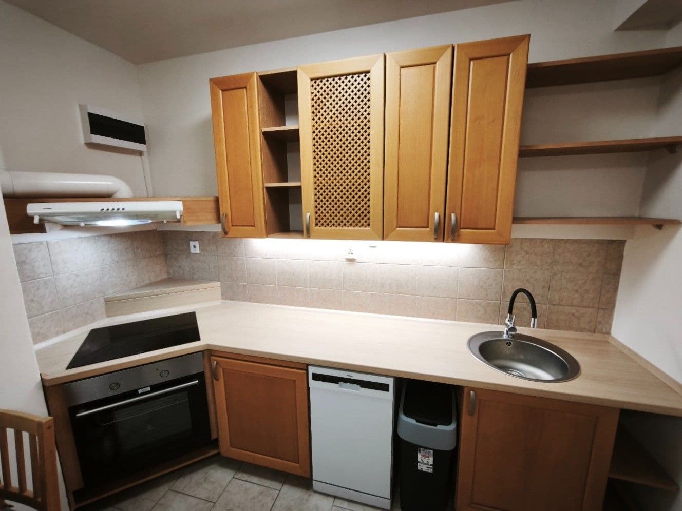 Pronájem bytu 3+1 80 m², Na Okrouhlíku, Praha, Praha Pronájem bytu 3+1 80 m², Na Okrouhlíku, Praha, Praha