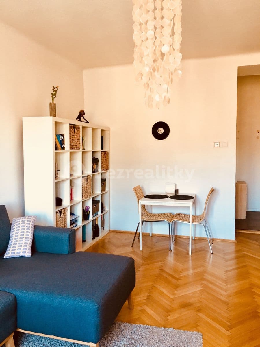 Pronájem bytu 2+kk 50 m², 5. května, Praha, Praha Pronájem bytu 2+kk 50 m², 5. května, Praha, Praha