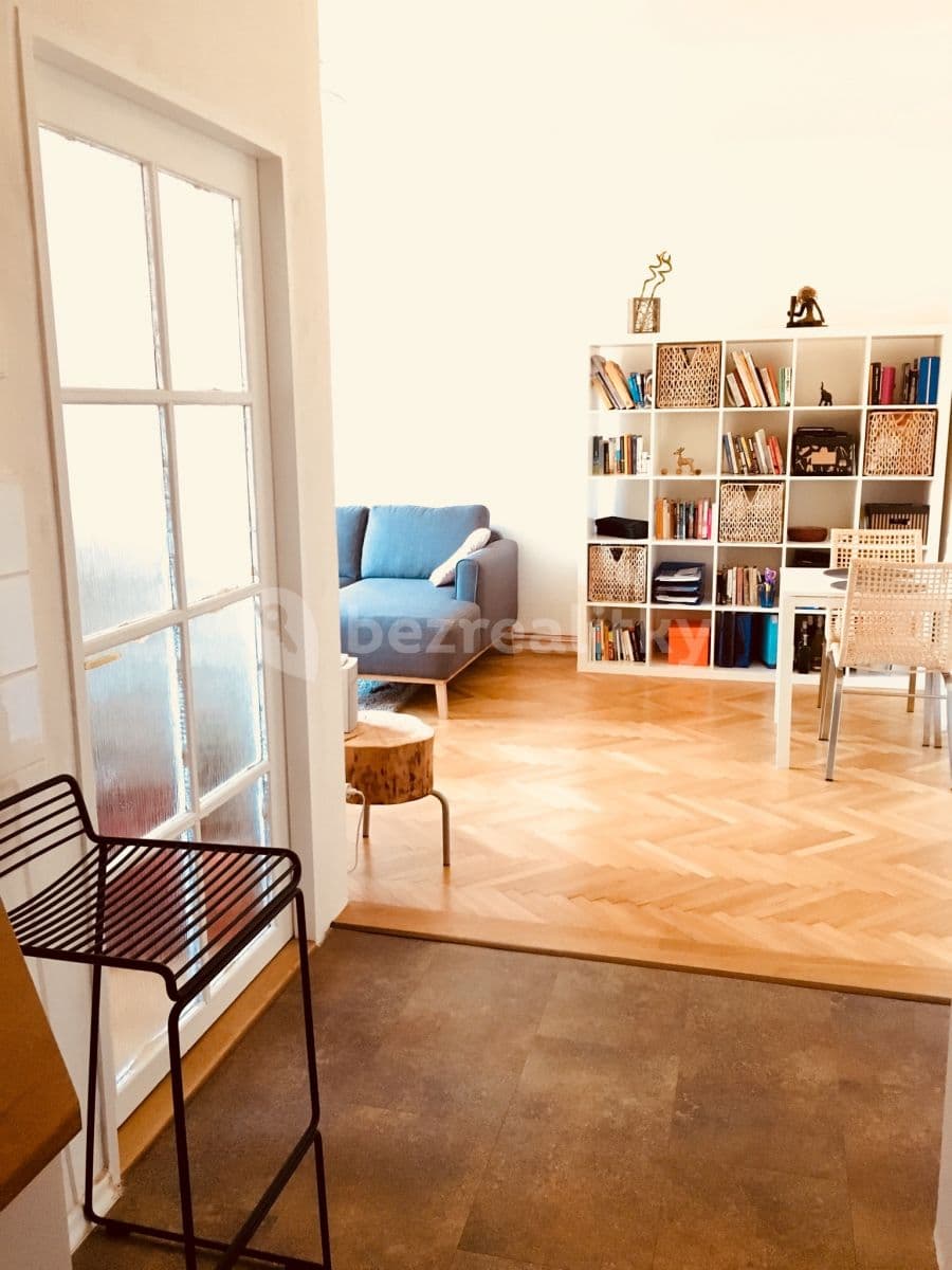 Pronájem bytu 2+kk 50 m², 5. května, Praha, Praha Pronájem bytu 2+kk 50 m², 5. května, Praha, Praha