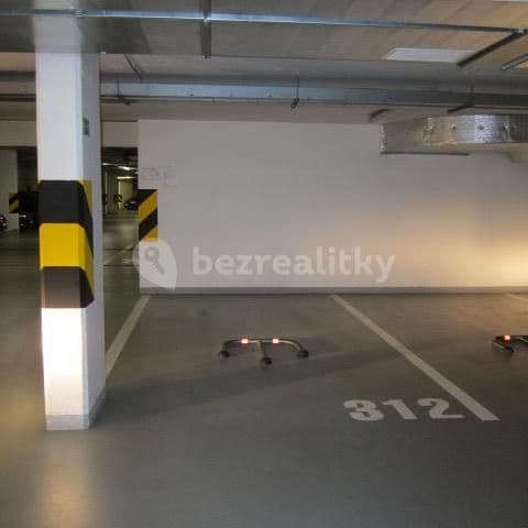 Pronájem garáže 13 m², Paťanka, Praha, Praha Pronájem garáže 13 m², Paťanka, Praha, Praha