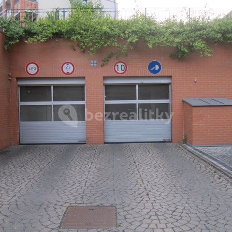 Pronájem garáže 13 m², Paťanka, Praha, Praha Pronájem garáže 13 m², Paťanka, Praha, Praha