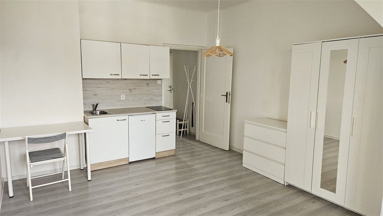 Pronájem bytu 1+kk 21 m², Šárecká, Praha, Praha Pronájem bytu 1+kk 21 m², Šárecká, Praha, Praha