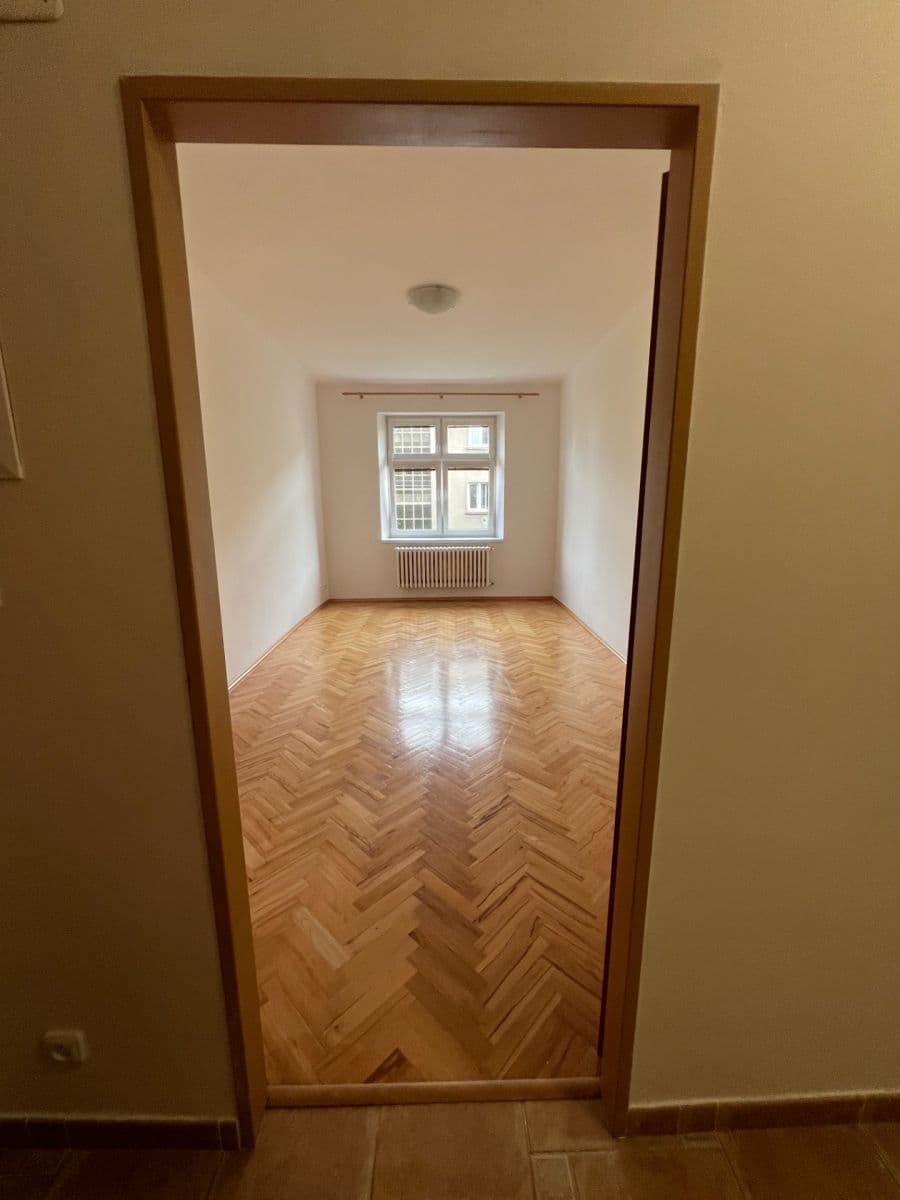 Pronájem bytu 2+1 73 m², Na Hroudě, Praha, Praha Pronájem bytu 2+1 73 m², Na Hroudě, Praha, Praha