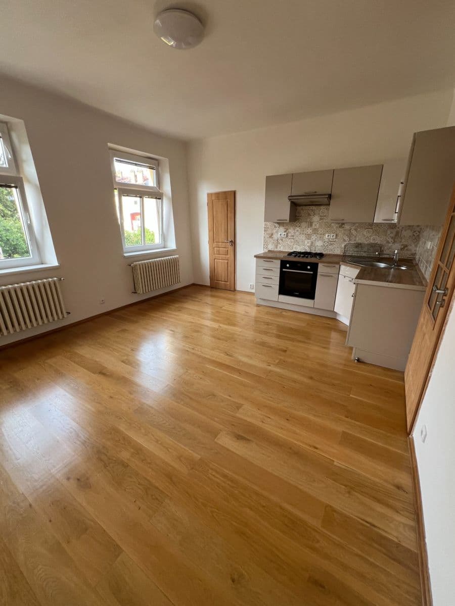 Pronájem bytu 2+1 73 m², Na Hroudě, Praha, Praha Pronájem bytu 2+1 73 m², Na Hroudě, Praha, Praha