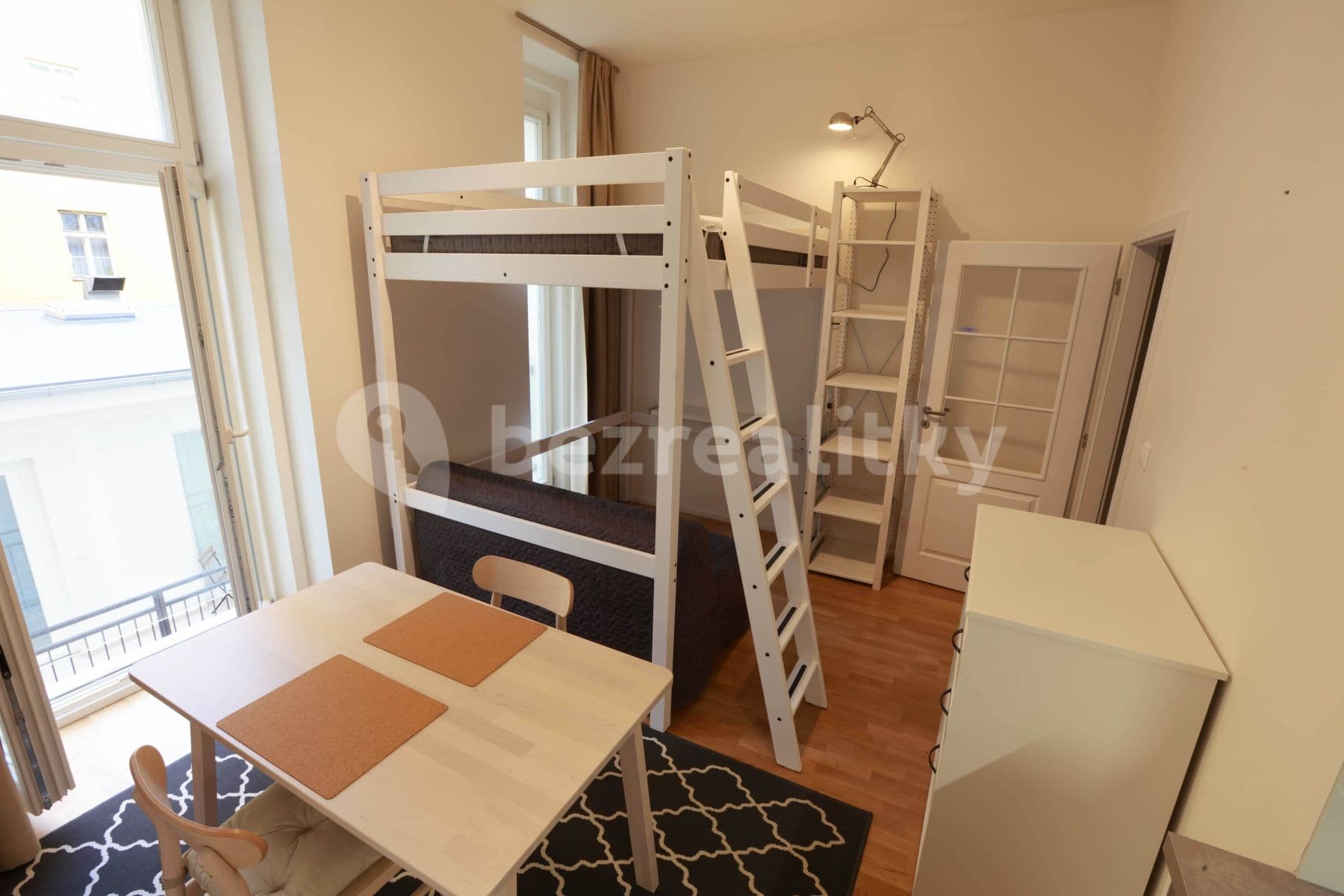 Pronájem bytu 1+kk 24 m², Příčná, Praha, Praha Pronájem bytu 1+kk 24 m², Příčná, Praha, Praha