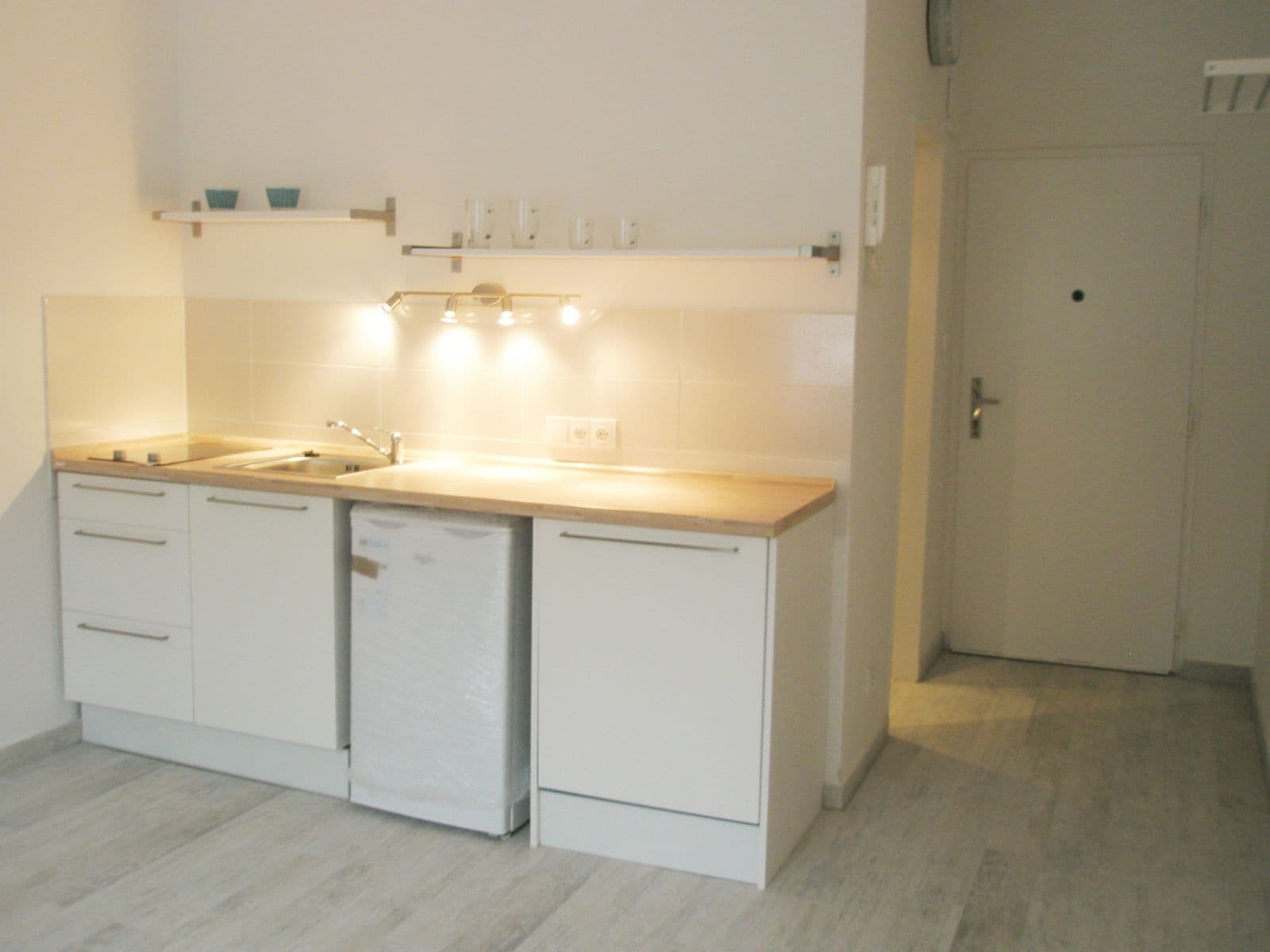 Pronájem bytu 1+kk 22 m², Lidická, Karlovy Vary, Karlovarský kraj Pronájem bytu 1+kk 22 m², Lidická, Karlovy Vary, Karlovarský kraj