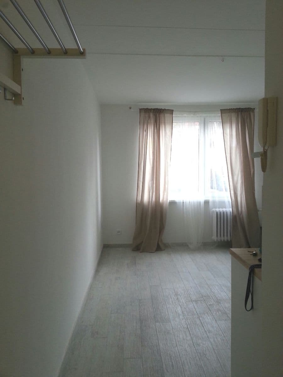 Pronájem bytu 1+kk 22 m², Lidická, Karlovy Vary, Karlovarský kraj Pronájem bytu 1+kk 22 m², Lidická, Karlovy Vary, Karlovarský kraj