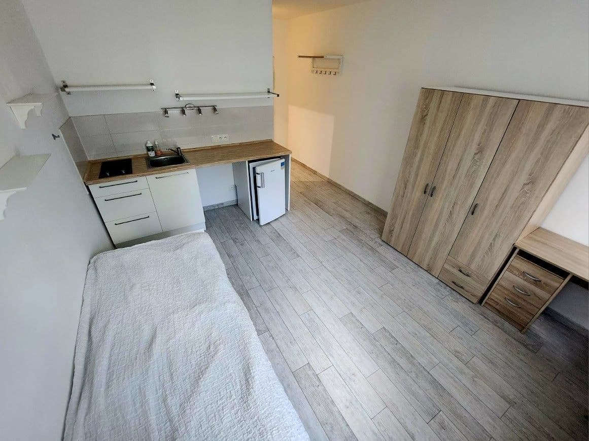 Pronájem bytu 1+kk 22 m², Lidická, Karlovy Vary, Karlovarský kraj Pronájem bytu 1+kk 22 m², Lidická, Karlovy Vary, Karlovarský kraj