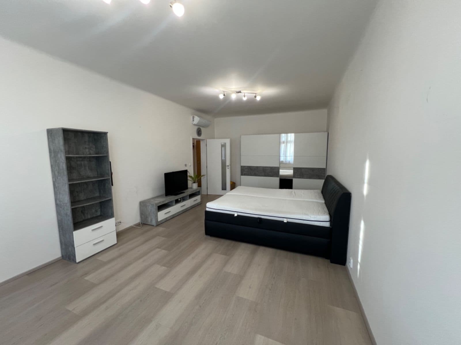 Pronájem bytu 2+kk 55 m², Letenské náměstí, Praha, Praha Pronájem bytu 2+kk 55 m², Letenské náměstí, Praha, Praha