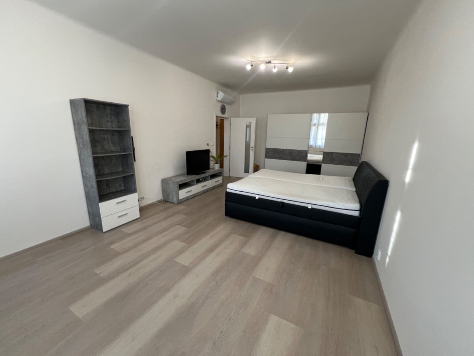 Pronájem bytu 2+kk 55 m², Letenské náměstí, Praha, Praha Pronájem bytu 2+kk 55 m², Letenské náměstí, Praha, Praha