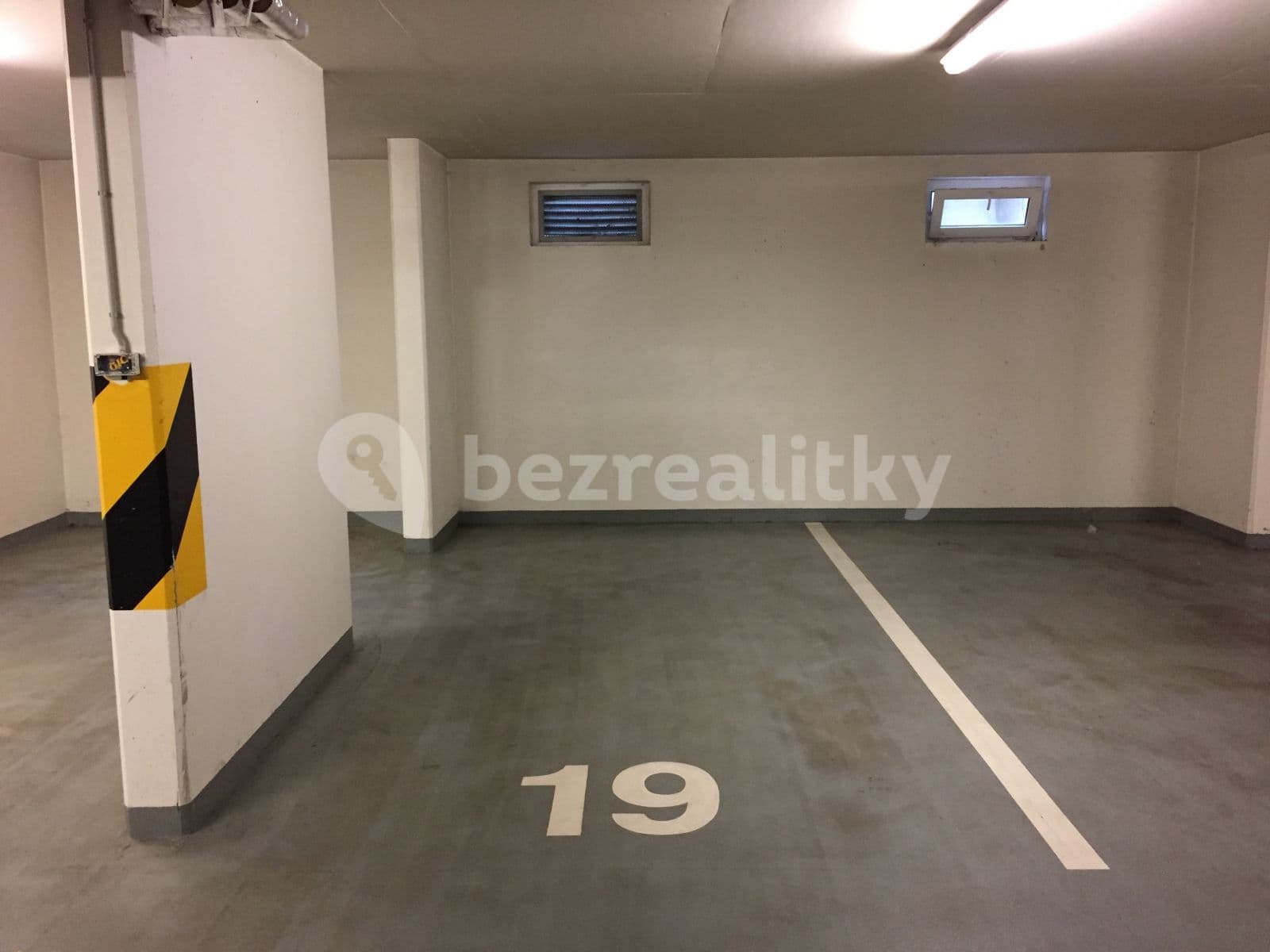 Pronájem garáže 20 m², Na Palouku, Praha, Praha Pronájem garáže 20 m², Na Palouku, Praha, Praha