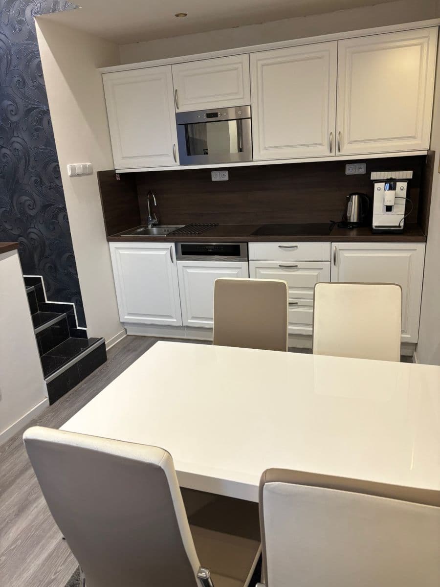 Pronájem bytu 2+kk 65 m², Milady Horákové, Praha, Praha Pronájem bytu 2+kk 65 m², Milady Horákové, Praha, Praha